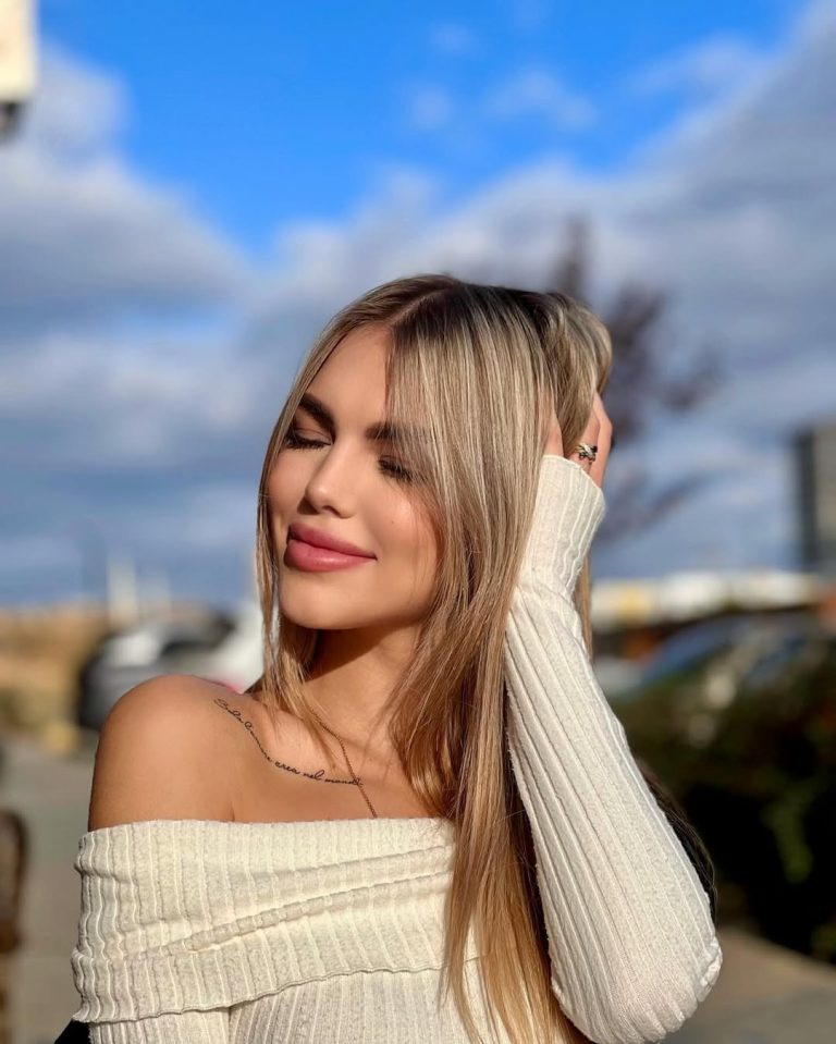 Проститутка София - грудь 2, рост 167 см, вес 55 кг, цвет волос Блондинки, национальность Славянки